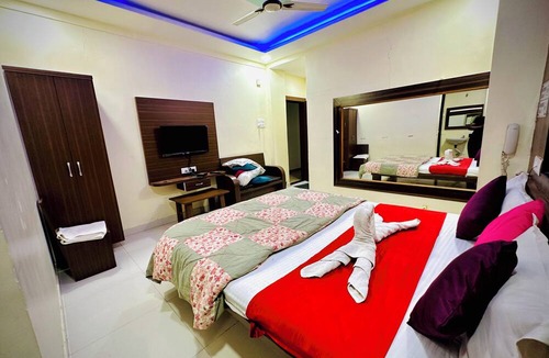 Jadhavwadi Hotel | Sawai Executive