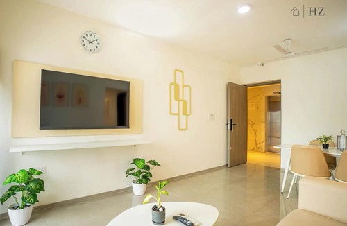 Kurla West Hotel | Z Bliss Suites