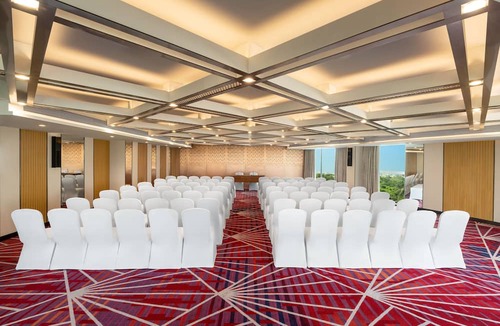 J B Nagar Hotel | Hilton Garden Inn Mumbai International Airport