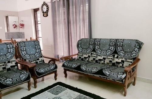 Thiruvananthapuram Apartment | Pracheeta Home- comfortable 2BHK w/AC & WiFi near Sri Padmanaba Temple.