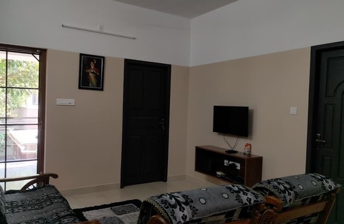 Thiruvananthapuram Apartment | Pracheeta Home- comfortable 2BHK w/AC & WiFi near Sri Padmanaba Temple.