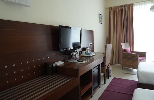 Kuppaayil Hotel | Hotel Devaragam