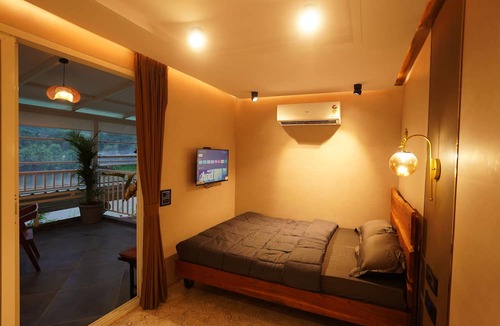 Karjat Resort | The Boat Club