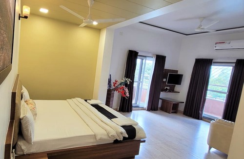 Talegaon Dabhade Hotel | Hotel Om Inn