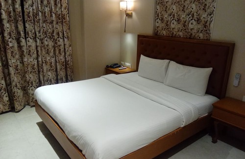 Eksar Hotel | Shelter Suites (Formerly known as Fisco The Hub Link)