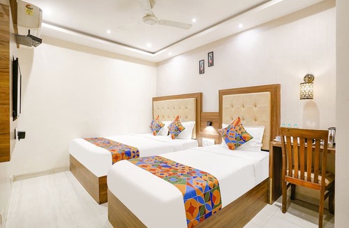 Prabhadevi Hotel | FabHotel Amber Edition