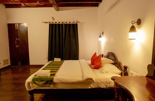 Andhakaranazhy Hotel | Kumarakom Heritage
