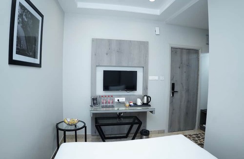 Itarsi Hotel | Hotel Express 11