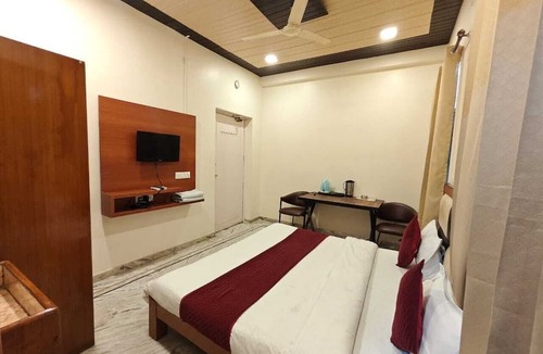 Sindhi Camp Hotel | Hotel Paradise Continental