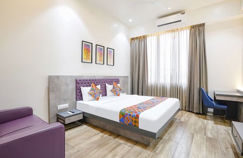 Goregaon West Hotel | Fabhotel Global Spaces