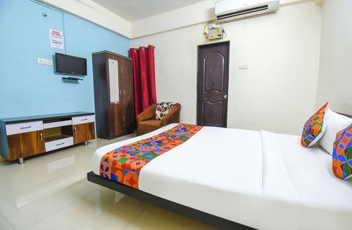Phase 1 Hotel | FabHotel Shri Krishna