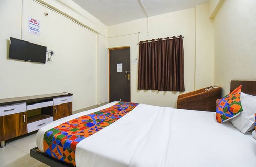 Phase 1 Hotel | FabHotel Shri Krishna