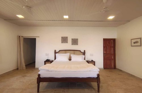 Anjanvel Hotel | On The High Ground Tourism Point