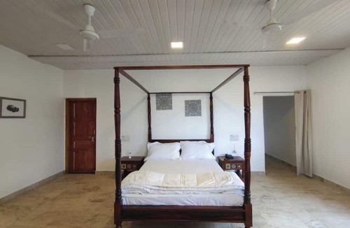 Anjanvel Hotel | On The High Ground Tourism Point