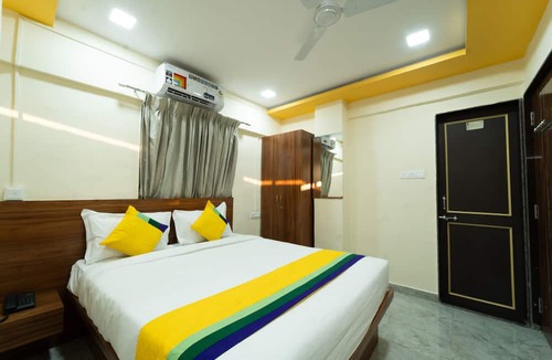 Hadapsar Hotel | Itsy Hotels Anand Executive, Near Amanora