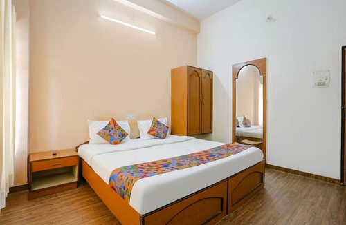 Maliwada Hotel | Fabhotel Girija