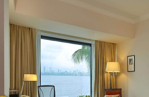 Churchgate Hotel | Hotel Marine Plaza Mumbai