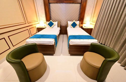 Ratnagiri Hotel | Sawant Palace Hotel