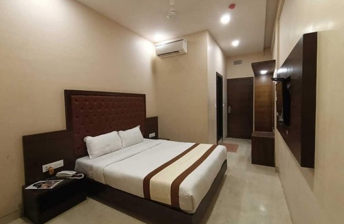 Kurla West Hotel | Hotel BKC Suite