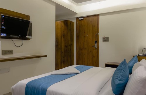 Mundhwa Hotel | Monarch Guestline Magarpatta