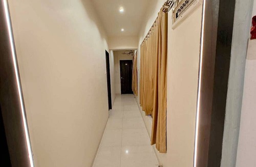 Kandiwali West House | Classic Sri Sai Regency