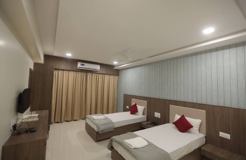 Olpad Hotel | Royal Palace Hotel Surat Velanja