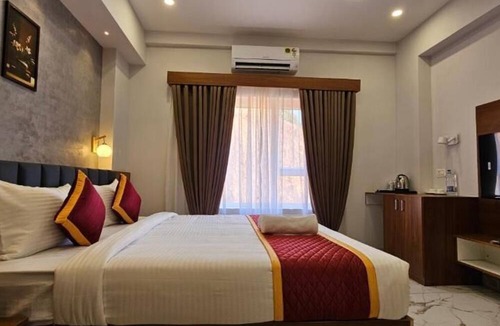 Thalassery Hotel | ROYAL PALACE STAY