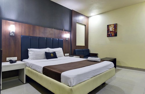 Panvel Cabin | Hotel Devanshi & Banquets by Classy Stay