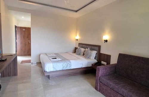 Bhilar Hotel | Prince Palace Bhilar in Village of Books