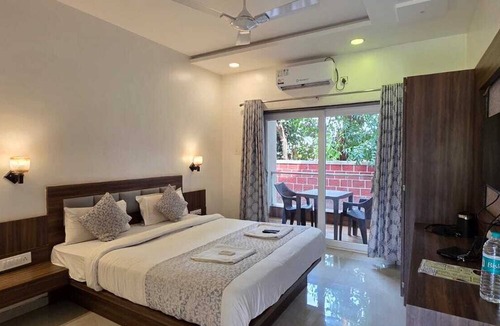 Bhilar Hotel | Prince Palace Bhilar in Village of Books