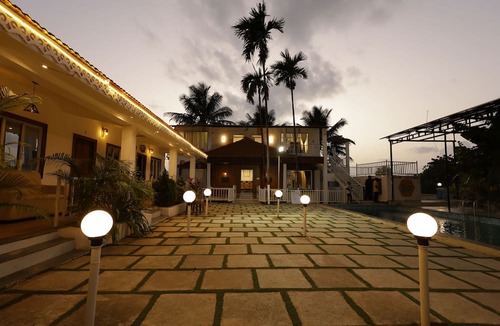 Murud Hotel | King of Kings by iLiF Hotels
