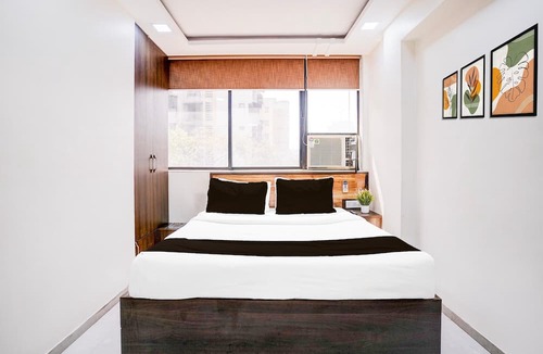 Sanpada House | Super Collection O Sector 5 Sanpada