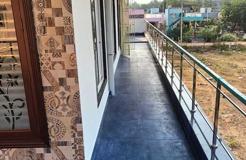 Nellore House | Spacious 3-bedroom house in beautiful Nellore with AC