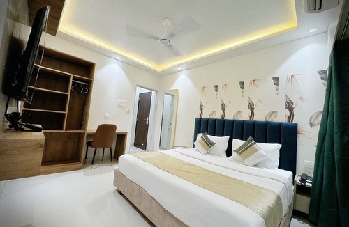 Santacruz Apartment | The Orion Premium Suites