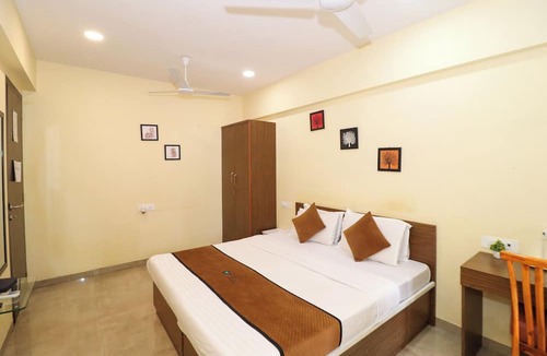 Vile Parle East Apartment | Pinakii Comfort Stay, Vile Parle - Near Airport