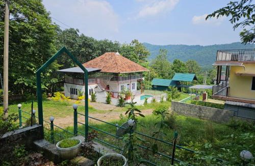 Athirapally Villa | Hill Top 2 BHK Resort Athirappilly