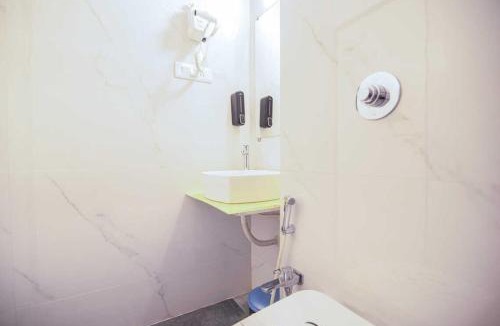 Santacruz Apartment | Luxury 3 bedroom Apartment Near Mumbai International Airport & BKC