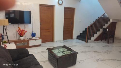 Kumaranalloor Villa | 4 bedroom villa fully furnished in kottayam town