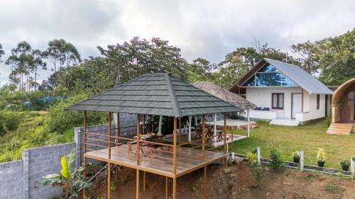 Udumbanchola Villa | Alaya Stays Jai hill 4 Room Cottage With Garden and Outdoor dining With Mountain and Valley Views