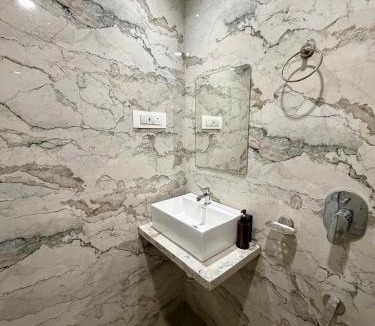 Malad East Hotel | Classy Comfort NESCO Exhibition Centre - Business Hotel