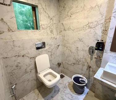Malad East Hotel | Classy Comfort NESCO Exhibition Centre - Business Hotel