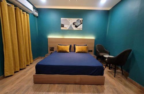 Vile Parle East Hotel | FabHotel Freedom Star