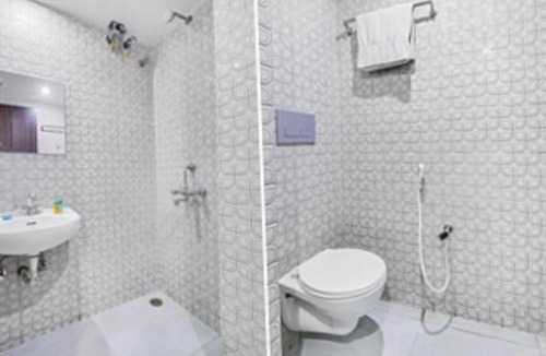 Vile Parle East Hotel | FabHotel Freedom Star