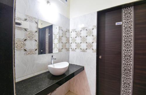 Pimpri - Chinchwad Hotel | FabHotel Himalay Guest House Saanvi Residency