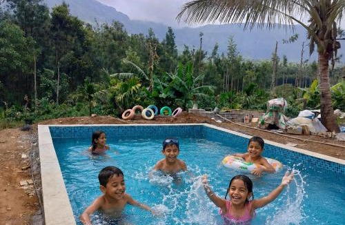 Chikkamagaluru House | Giri Siri Hills View Homestay