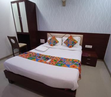 Sakinaka Hotel | Crown Hotel Aadoree - Near Mumbai Airport, BKC Visa Consultant , Jio Convention Centre