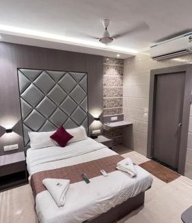 Chembur East Hotel | Hotel Abrol