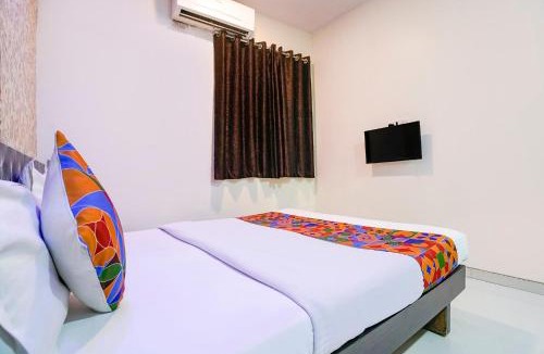 Kandiwali West Hotel | FabHotel Marvey Residency