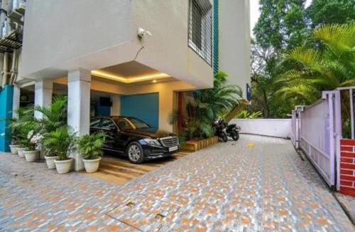 Aundh Hotel | FabHotel Living Spaces