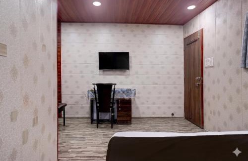 Amarnath Hotel | Hotel Garden Lodging And Boarding